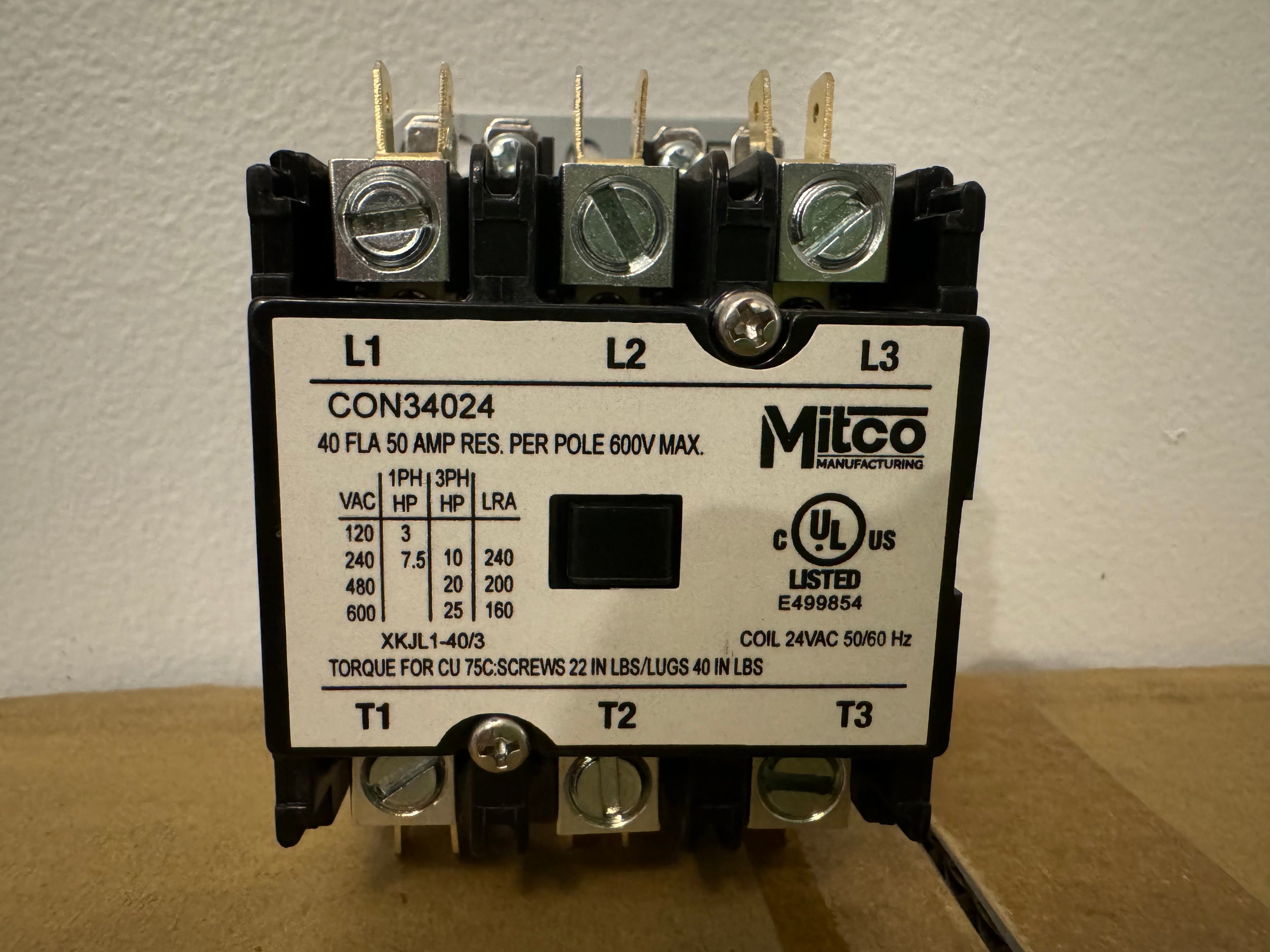 3-Pole 40 Amp Contactor – 24VAC Coil – Includes Lugs & Spade Terminals